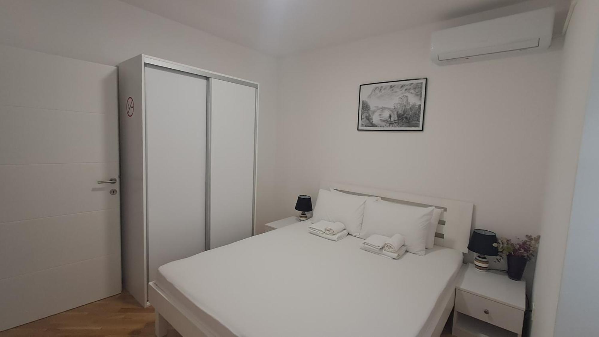 מוסטר Villa Tamara With Garden And River View - Free Private Parking - Garage חדר תמונה